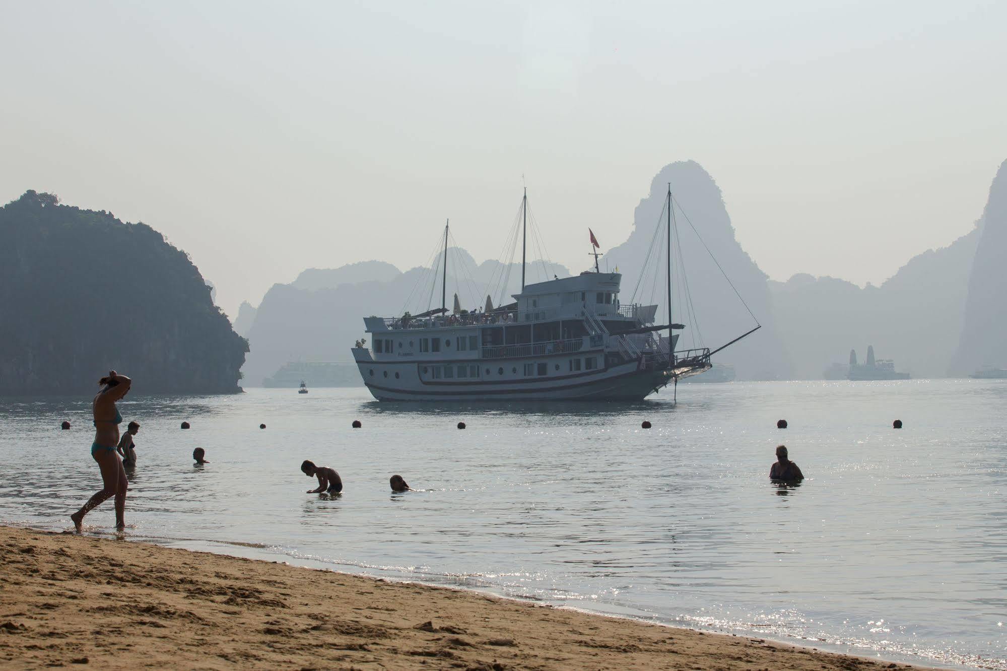 Flamingo Luxury Cruises 호텔 하롱 외부 사진