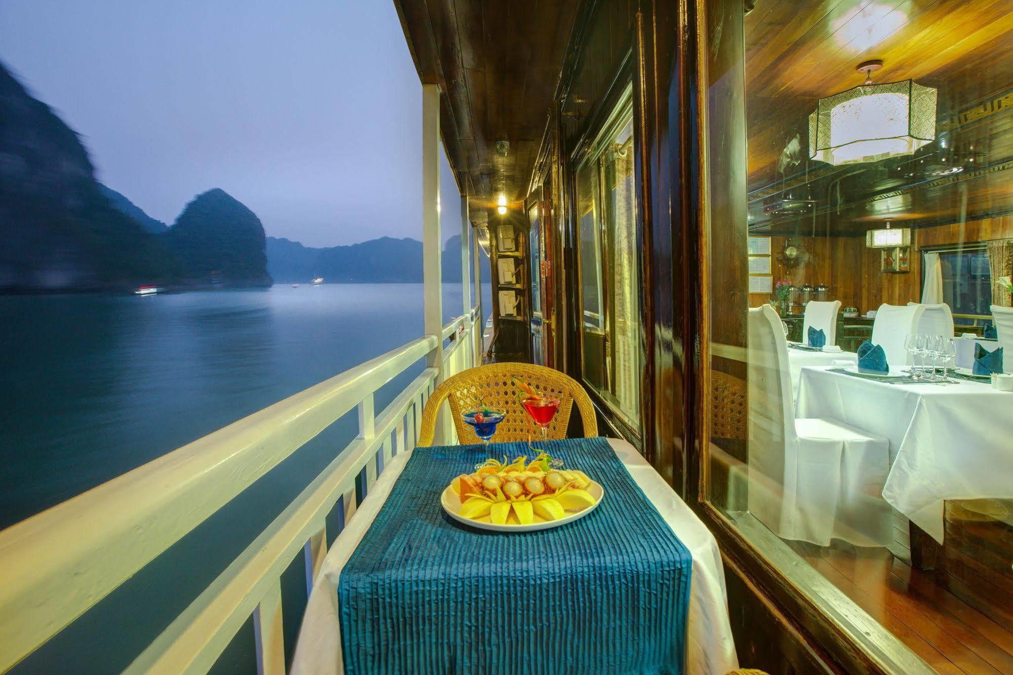 Flamingo Luxury Cruises 호텔 하롱 외부 사진