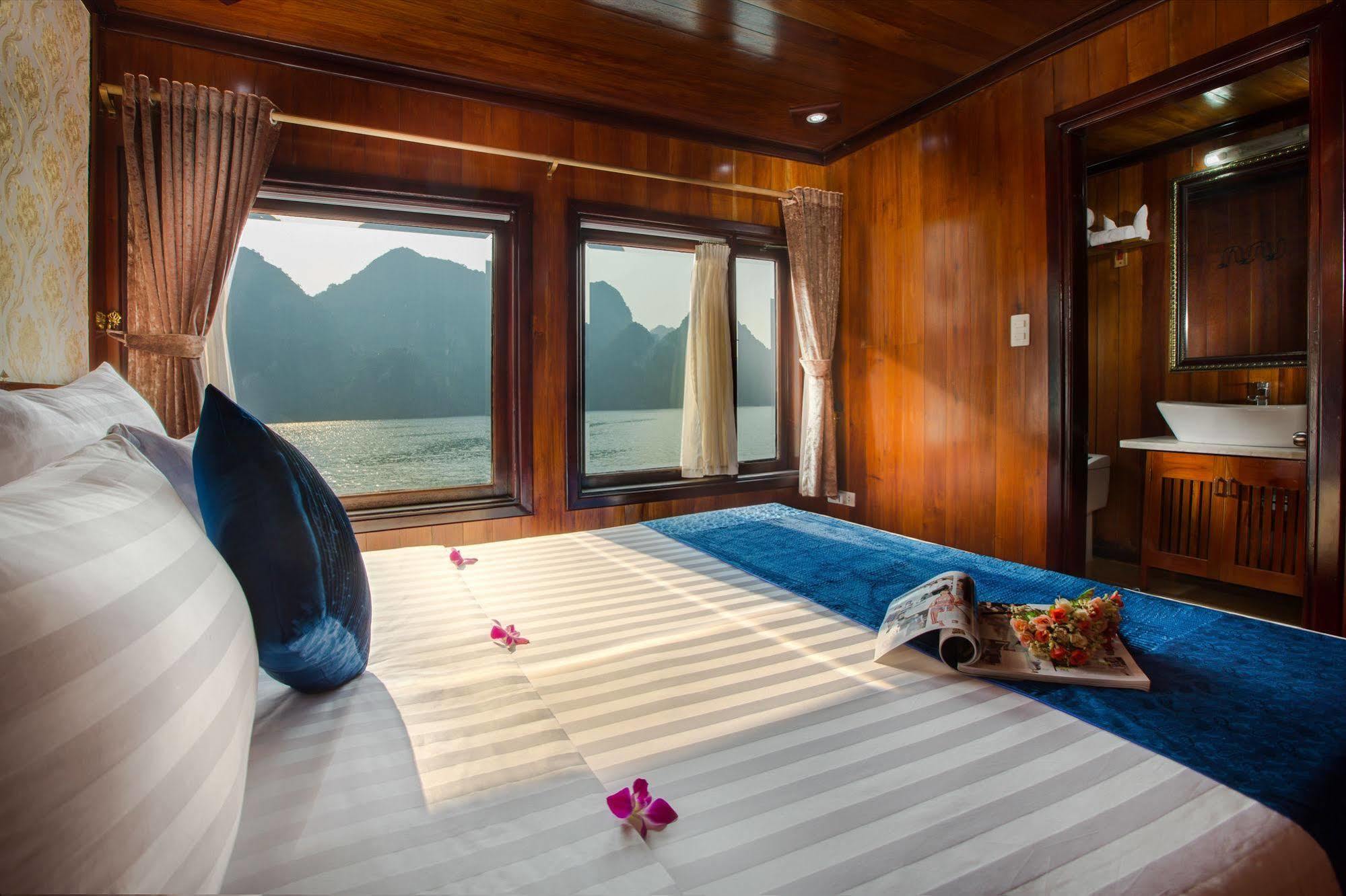 Flamingo Luxury Cruises 호텔 하롱 외부 사진